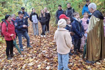 Groß und Klein lauschen gespannt dem 1864 von Theodor Storm in Heiligenstadt geschriebenen Märchen von der „Regentrude“